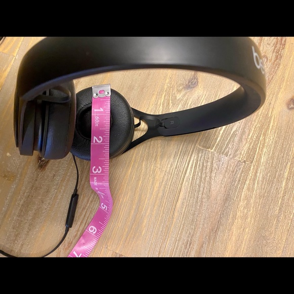 Dr. Dre Noise-Canceling Over-Ear Headphones, Black - Picture 6 of 9